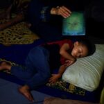 Displaced Palestinians struggle with rising temperature in Gaza