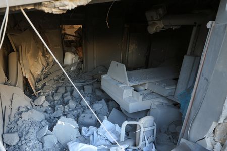 tagreuters.com2025binary_LYNXMPEL3E05J-VIEWIMAGE