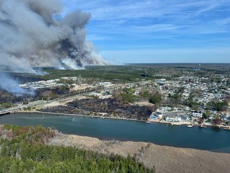 tagreuters.com2025binary_LYNXMPEL3M144-VIEWIMAGE