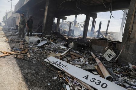 tagreuters.com2025binary_LYNXMPEL460IL-VIEWIMAGE