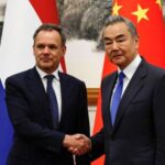 Chinese Foreign Minister Wang Yi meets Dutch foreign minister Caspar