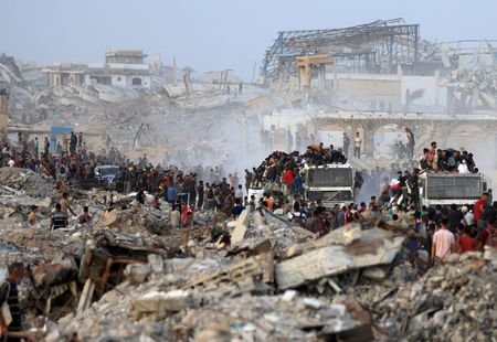 tagreuters.com2025binary_LYNXMPEL6S0ZW-VIEWIMAGE