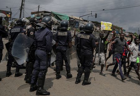 tagreuters.com2025binary_LYNXMPEL9Q0NM-VIEWIMAGE