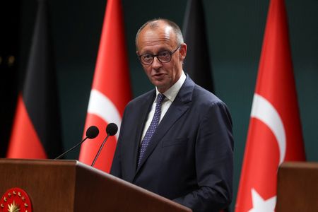 tagreuters.com2025binary_LYNXMPEL9T0RY-VIEWIMAGE