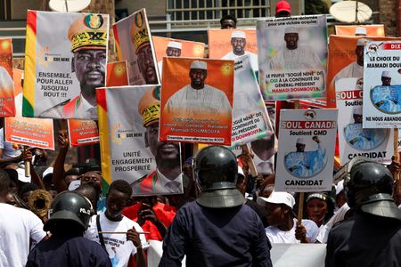 tagreuters.com2025binary_LYNXMPELA20YR-VIEWIMAGE