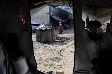 tagreuters.com2025binary_LYNXMPELA60NM-VIEWIMAGE