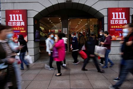 tagreuters.com2025binary_LYNXMPELAA03E-VIEWIMAGE