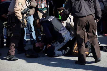 tagreuters.com2025binary_LYNXMPELAD11G-VIEWIMAGE