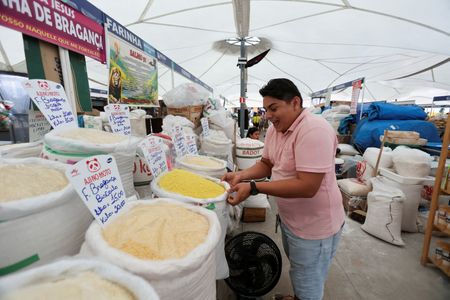 tagreuters.com2025binary_LYNXMPELAK0WZ-VIEWIMAGE