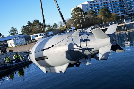 tagreuters.com2025binary_LYNXMPELAP0QI-VIEWIMAGE