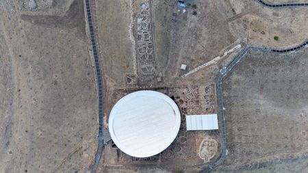 tagreuters.com2025binary_LYNXMPELAP0XL-VIEWIMAGE