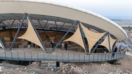 tagreuters.com2025binary_LYNXMPELAP0XM-VIEWIMAGE