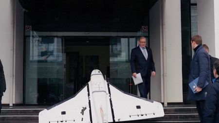 tagreuters.com2025binary_LYNXMPELAP18R-VIEWIMAGE