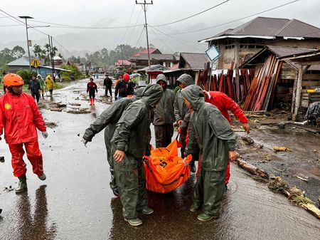 tagreuters.com2025binary_LYNXMPELAR0HQ-VIEWIMAGE