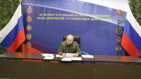 tagreuters.com2025binary_LYNXMPELB01PP-VIEWIMAGE