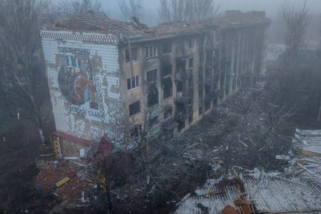 tagreuters.com2025binary_LYNXMPELB107C-VIEWIMAGE