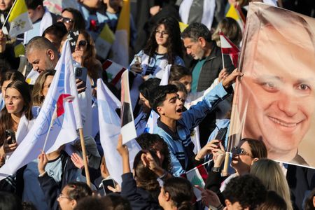 tagreuters.com2025binary_LYNXMPELB10AA-VIEWIMAGE