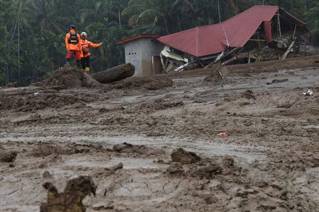 tagreuters.com2025binary_LYNXMPELB10AY-VIEWIMAGE