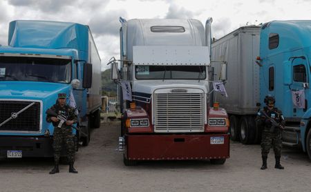 tagreuters.com2025binary_LYNXMPELB3012-VIEWIMAGE