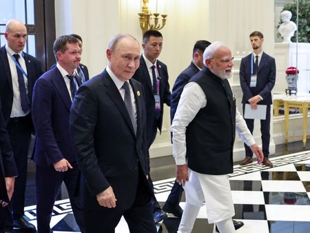 tagreuters.com2025binary_LYNXMPELB30S8-VIEWIMAGE