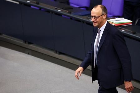 tagreuters.com2025binary_LYNXMPELB40IK-VIEWIMAGE