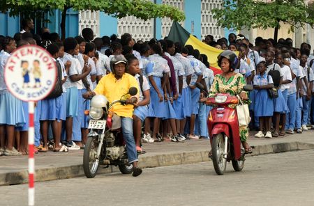 tagreuters.com2025binary_LYNXMPELB70S7-VIEWIMAGE