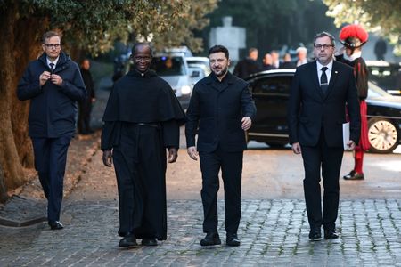 tagreuters.com2025binary_LYNXMPELB80HL-VIEWIMAGE