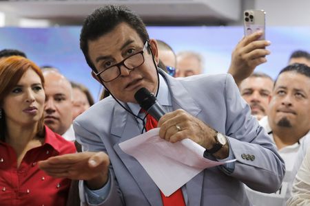 tagreuters.com2025binary_LYNXMPELB817G-VIEWIMAGE