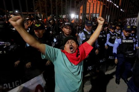 tagreuters.com2025binary_LYNXMPELB9029-VIEWIMAGE