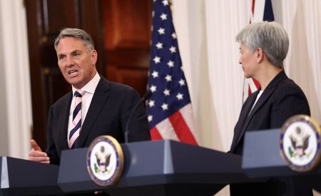 tagreuters.com2025binary_LYNXMPELB902H-VIEWIMAGE