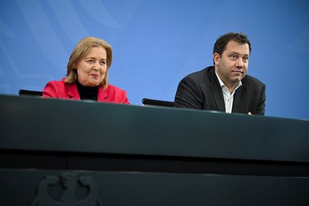 tagreuters.com2025binary_LYNXMPELBA0IG-VIEWIMAGE