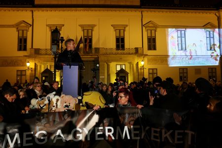 tagreuters.com2025binary_LYNXMPELBC0BE-VIEWIMAGE