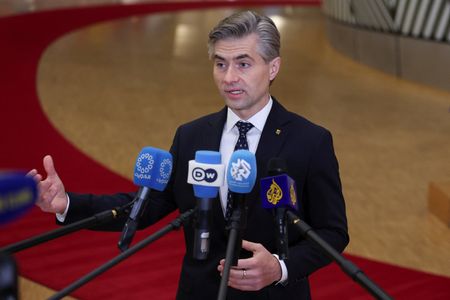 tagreuters.com2025binary_LYNXMPELBE0A8-VIEWIMAGE