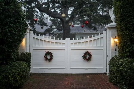 tagreuters.com2025binary_LYNXMPELBE0Z6-VIEWIMAGE