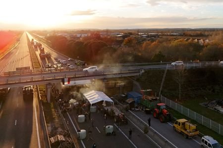 tagreuters.com2025binary_LYNXMPELBE13X-VIEWIMAGE