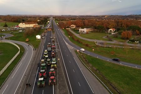 tagreuters.com2025binary_LYNXMPELBE142-VIEWIMAGE