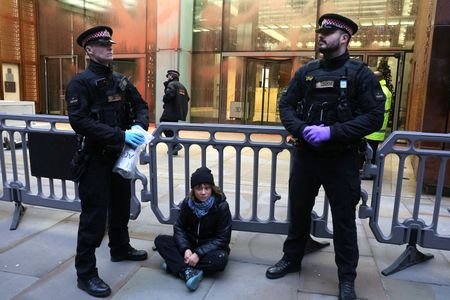 tagreuters.com2025binary_LYNXMPELBM0LY-VIEWIMAGE