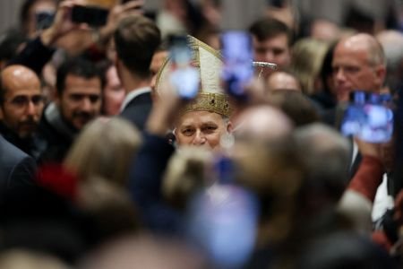 tagreuters.com2025binary_LYNXMPELBO058-VIEWIMAGE