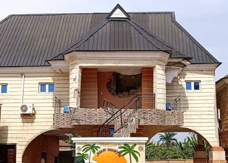 tagreuters.com2025binary_LYNXMPELBQ07N-VIEWIMAGE