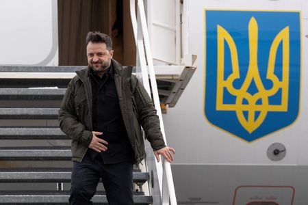 tagreuters.com2025binary_LYNXMPELBQ0B8-VIEWIMAGE