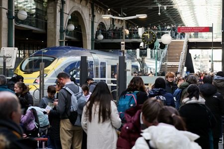 Eurostar suspends its cross-Channel train services to and from London