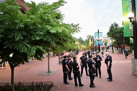 tagreuters.com2025binary_LYNXNPEL540DV-VIEWIMAGE