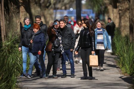 tagreuters.com2025binary_LYNXNPEL87028-VIEWIMAGE