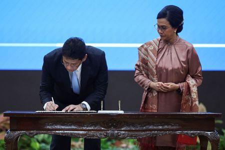 tagreuters.com2025binary_LYNXNPEL8805B-VIEWIMAGE