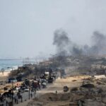 Displaced Palestinians fleeing northern Gaza due to Israeli operation move
