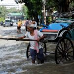 Heavy rainfalls cause waterlogging in Kolkata