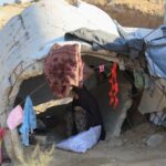 Displaced Palestinians flee northern Gaza