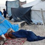 Displaced Palestinians fleeing northern Gaza move southward after Israeli forces