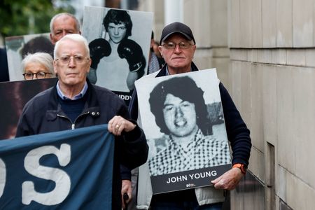 tagreuters.com2025binary_LYNXNPEL9F0NW-VIEWIMAGE