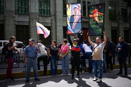 U.S. strikes Venezuelan capital